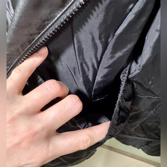 The North Face Women's Dark Puffer Jacket - Picture 12 of 12